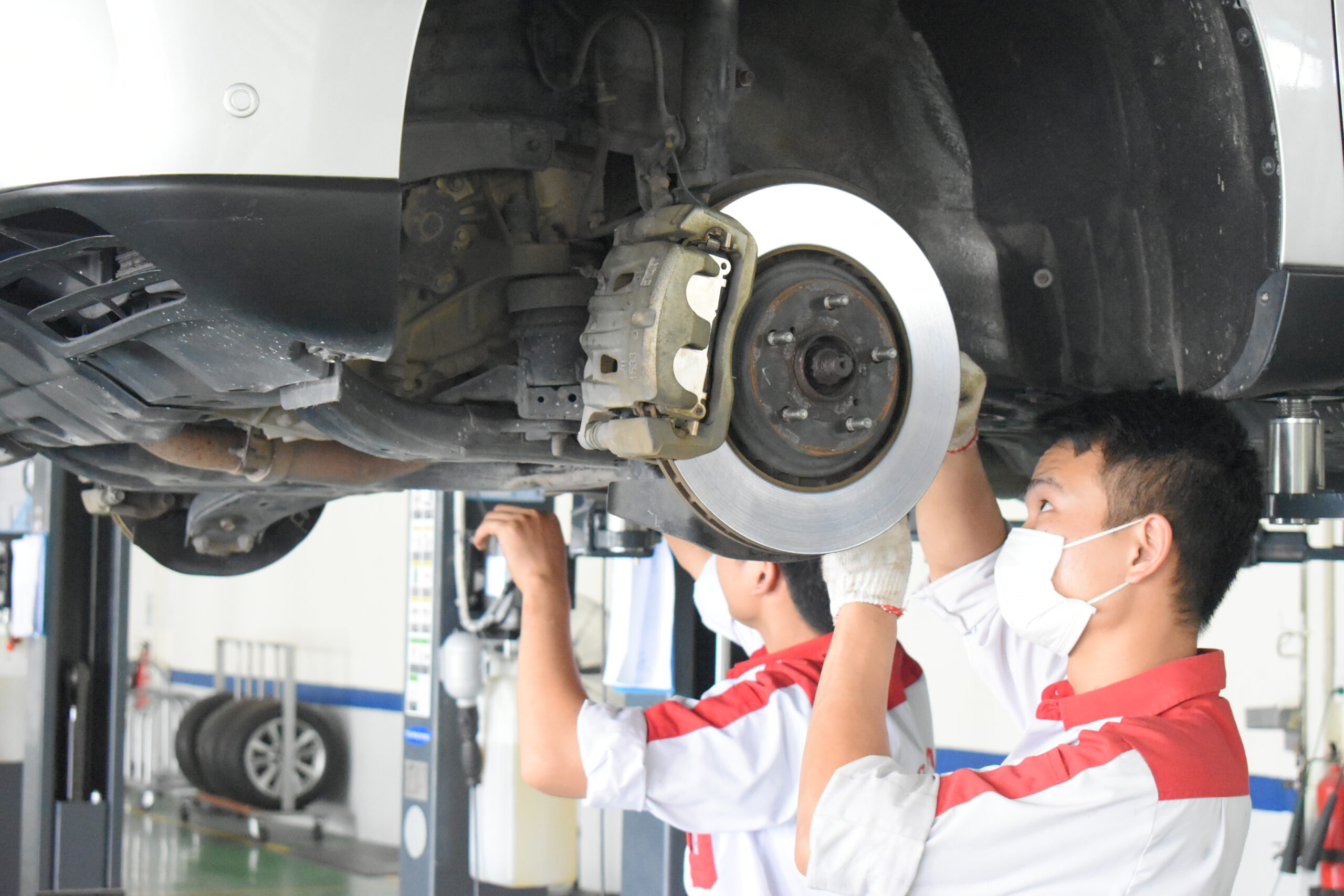 Quy trình kiểm tra và bảo dưỡng phanh ô tô an toàn - Đông Đô Auto
