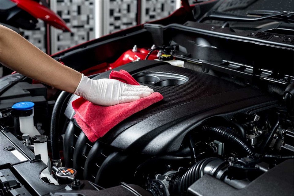 Những hậu quả của việc không vệ sinh khoang máy ôtô thường xuyên